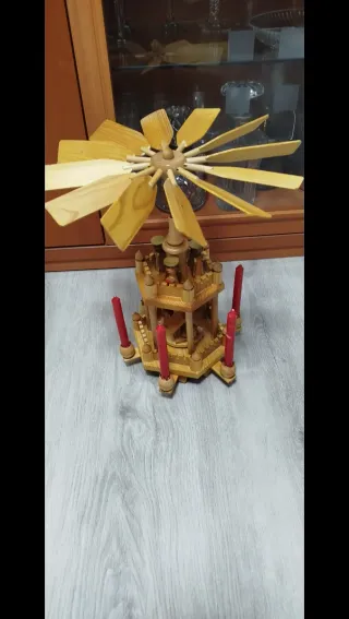 Pirámide Navideña Vintage Madera