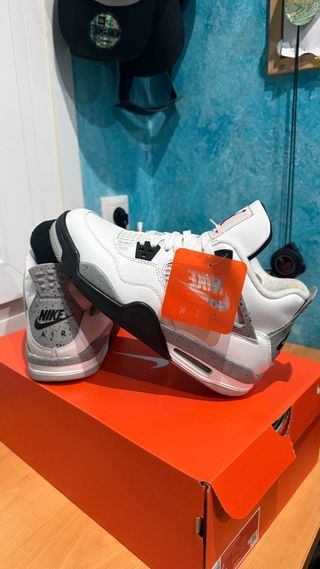 Jordan 4 Gris Blanco