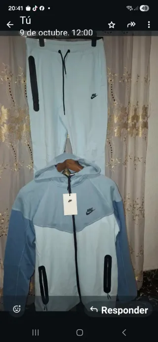 Conjunto deportivo Nike azul y blanco