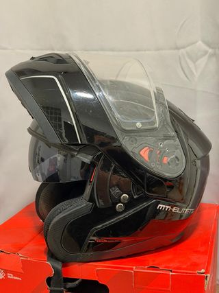 Casco de moto negro MT Helmets
