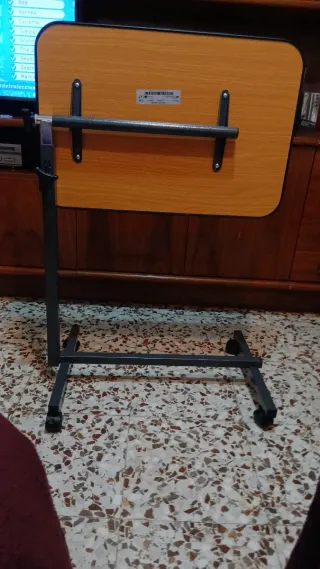Mesa auxiliar cama madera y metal