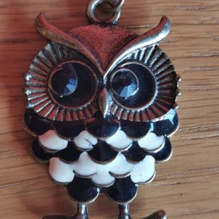 Colgantes varios con piedras