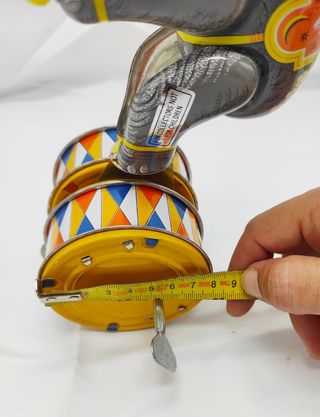 Elefante di latta vintage