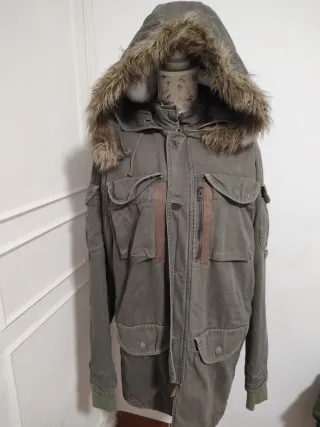 Chaqueta verde militar con capucha talla L