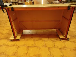 Barra portátil con ruedas