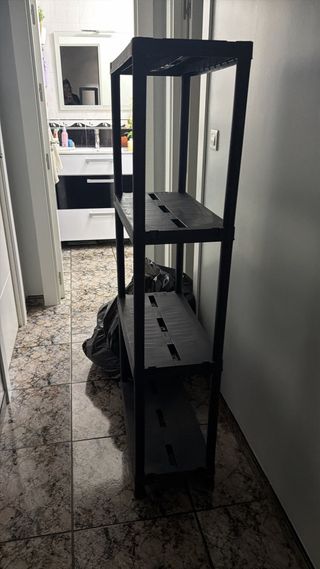 Estantería de plástico negra