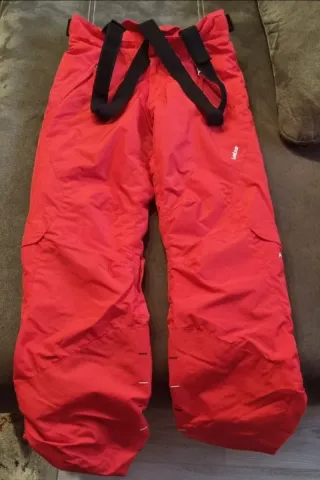 Pantalón de esquí rojo con tirantes