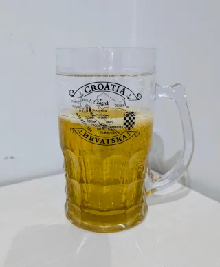 Jarra de cerveza falsa