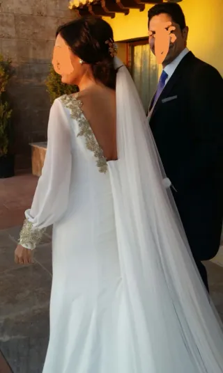 Novia Franc Saravia.Detalle pedrería espalda/puños