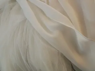 Novia Franc Saravia.Detalle pedrería espalda/puños