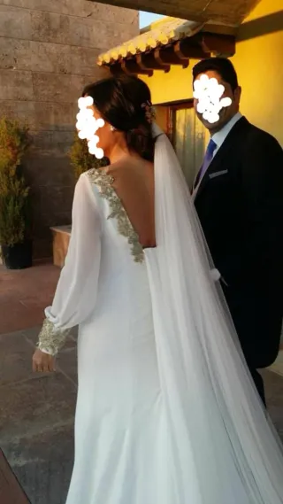 Novia Franc Saravia.Detalle pedrería espalda/puños