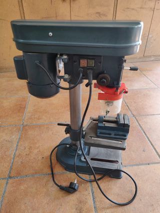 Taladro de columna 350W - 5 Velocidades