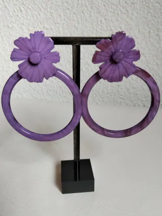 Pendientes flor flamenca morado