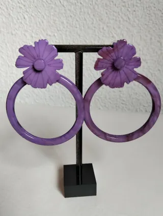 Pendientes flor flamenca morado