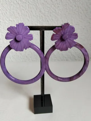 Pendientes flor flamenca morado