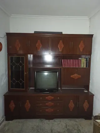 Mueble de salón antiguo madera y cristal
