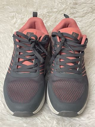 Zapatillas deportivas UTWO grises y rosas