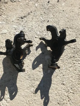 Manguetas Delanteras Nissan Terrano 2