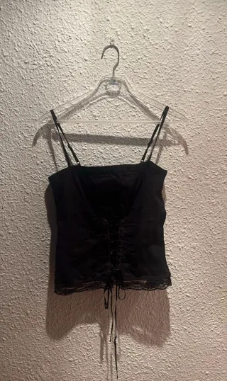 Camiseta tirantes corsé encaje