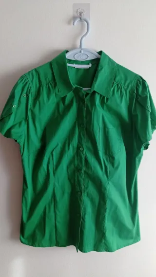 Blusa verde manga corta