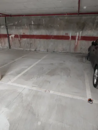 Plaza de garaje con ascensor de fácil acceso