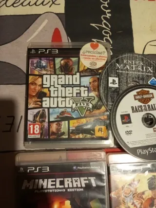 Pacchetto Giochi PS3: GTA V, Minecraft, Invizimals, D