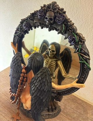 Specchio gotico decorativo con angelo