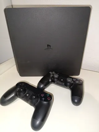 PS4 (PlayStation 4) slim Negra + 2 Mandos