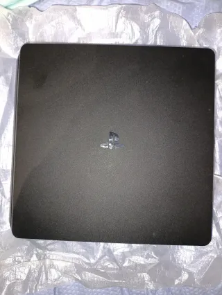 PS4 (PlayStation 4) slim Negra + 2 Mandos