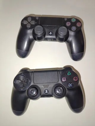 PS4 (PlayStation 4) slim Negra + 2 Mandos