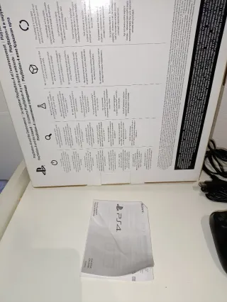 PS4 (PlayStation 4) slim Negra + 2 Mandos