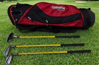 Bolsa y palos de golf para niño