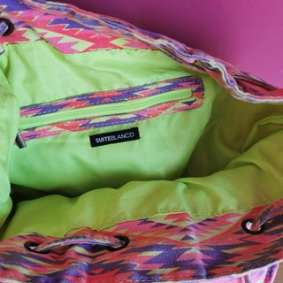 Mochila mediana estampada