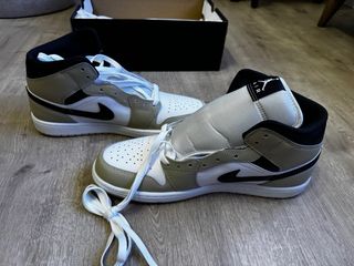 Nike Air Jordan 1 Mid Talla 45.5