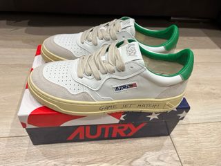 Zapatillas Autry blancas y verdes