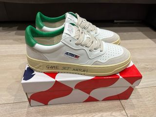 Zapatillas Autry blancas y verdes