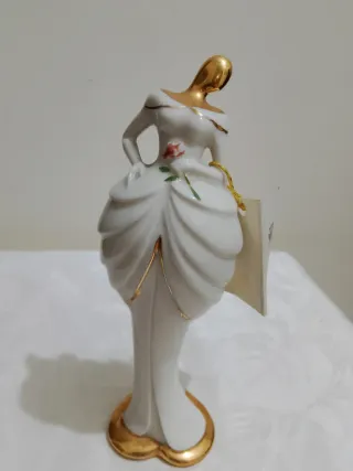 Dama porcellana Capodimonte oro e bianco