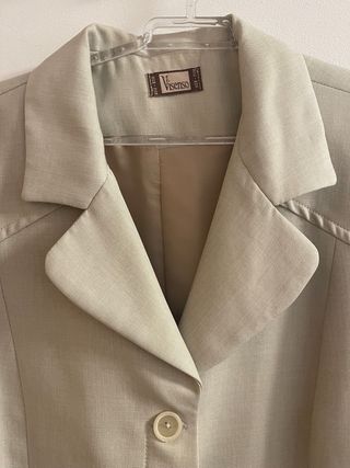 Americana Visense Talla 44 Beige