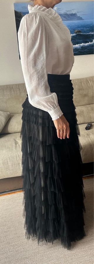 Falda midi de fiesta de tul negra volantes