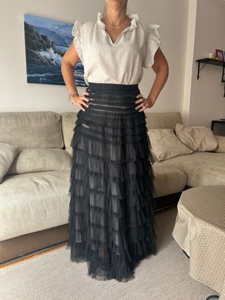 Falda midi de fiesta de tul negra volantes