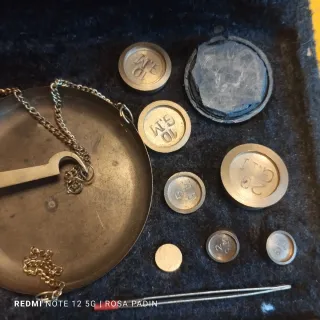 Balanza romana gramera con pesas