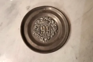 Plato Águila bicéfala