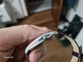 Reloj Gucci Cuarzo Púrpura y Plateado