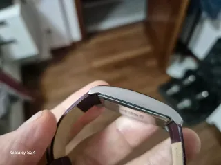 Reloj Gucci Cuarzo Púrpura y Plateado