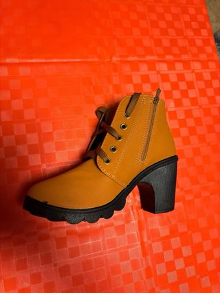 Botines camel tacón 39