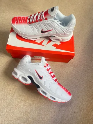 Nike Air Max Plus Blancas Rojas