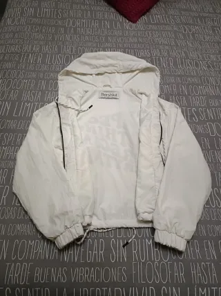 Cazadora Bershka Blanca Talla S