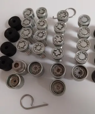 Se vende tornillos antirrobo VW GOLF MK7 AUDI SEAT