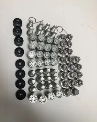 Se vende tornillos antirrobo VW GOLF MK7 AUDI SEAT