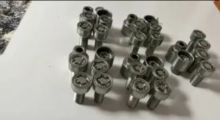 Se vende tornillos antirrobo VW GOLF MK7 AUDI SEAT